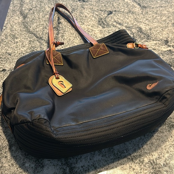 Dooney and Bourke commuter bag! - Picture 1 of 13